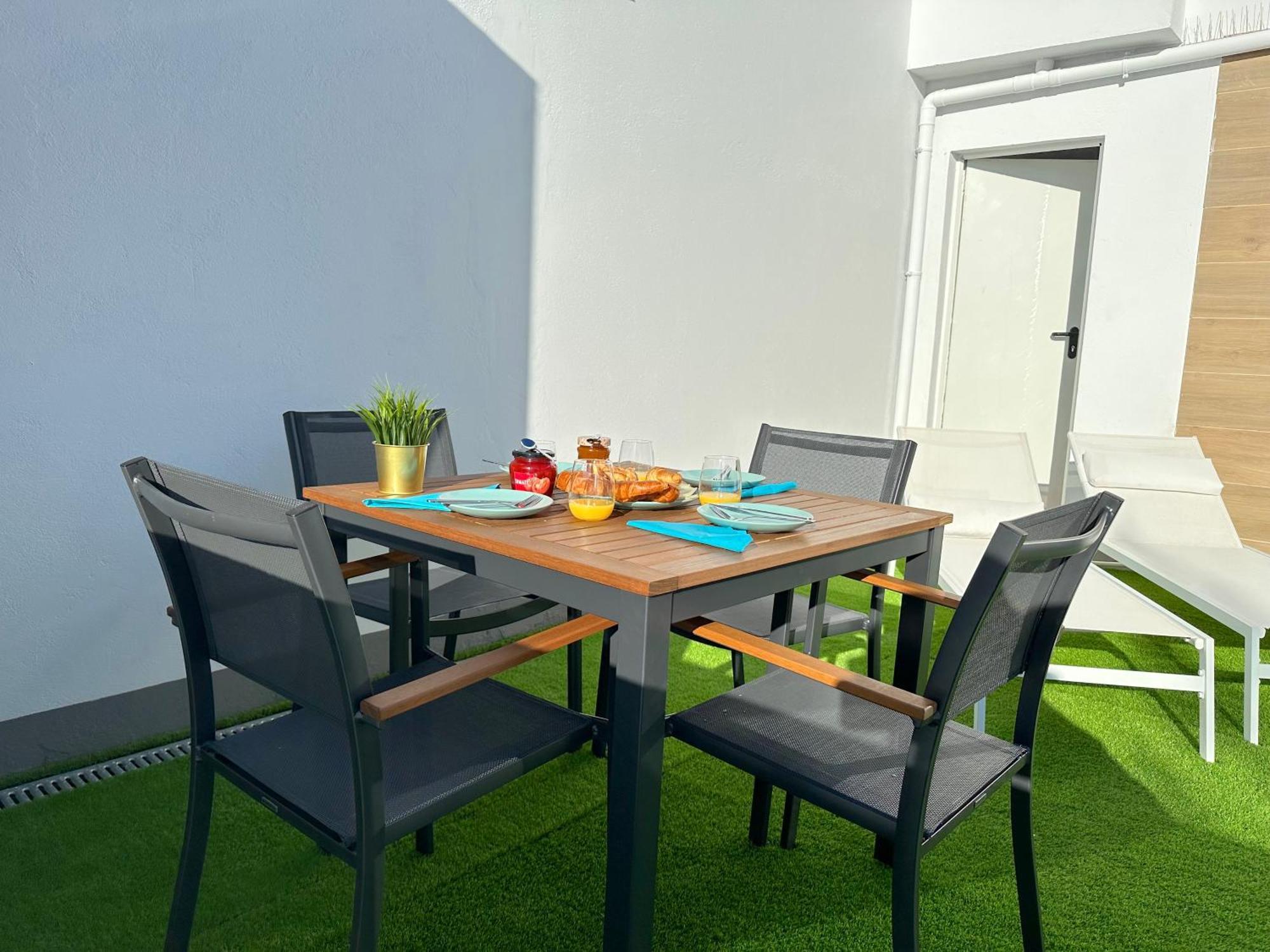 Suites Verano Azul Кастильо-дель-Ромераль Экстерьер фото