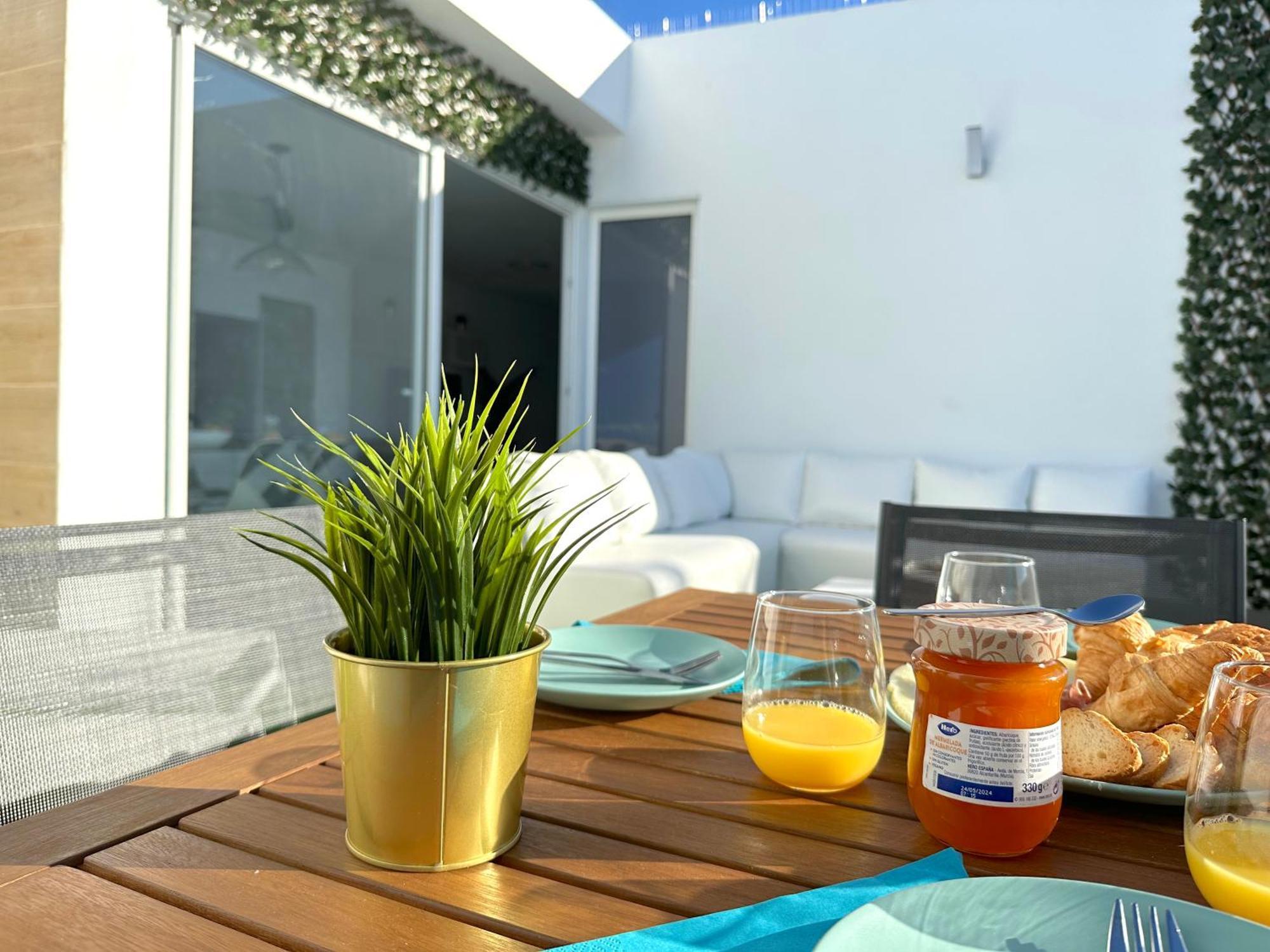 Suites Verano Azul Кастильо-дель-Ромераль Экстерьер фото